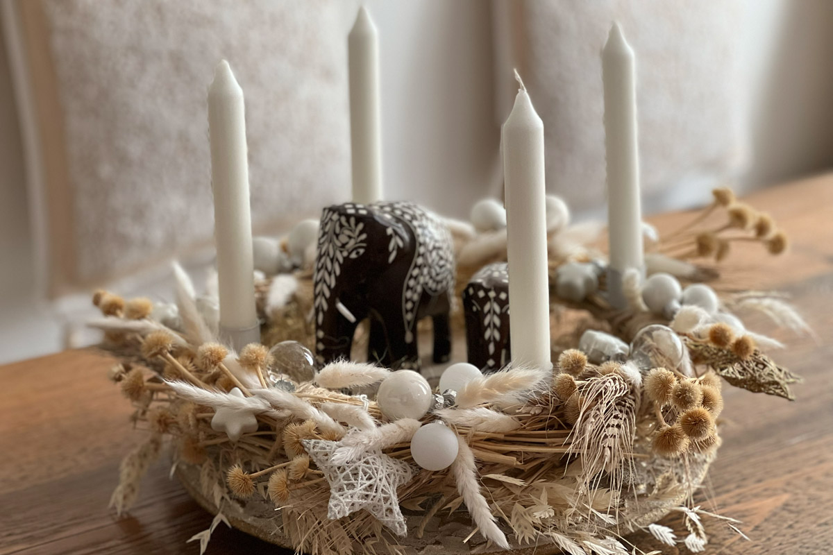 Boho Adventskranz mit Gräsern und Holzelefanten